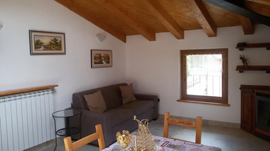 Mansarda Monte Bianco Apartman La Salle Szoba fotó