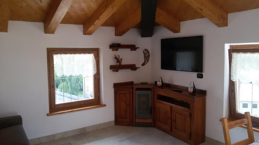 Mansarda Monte Bianco Apartman La Salle Szoba fotó
