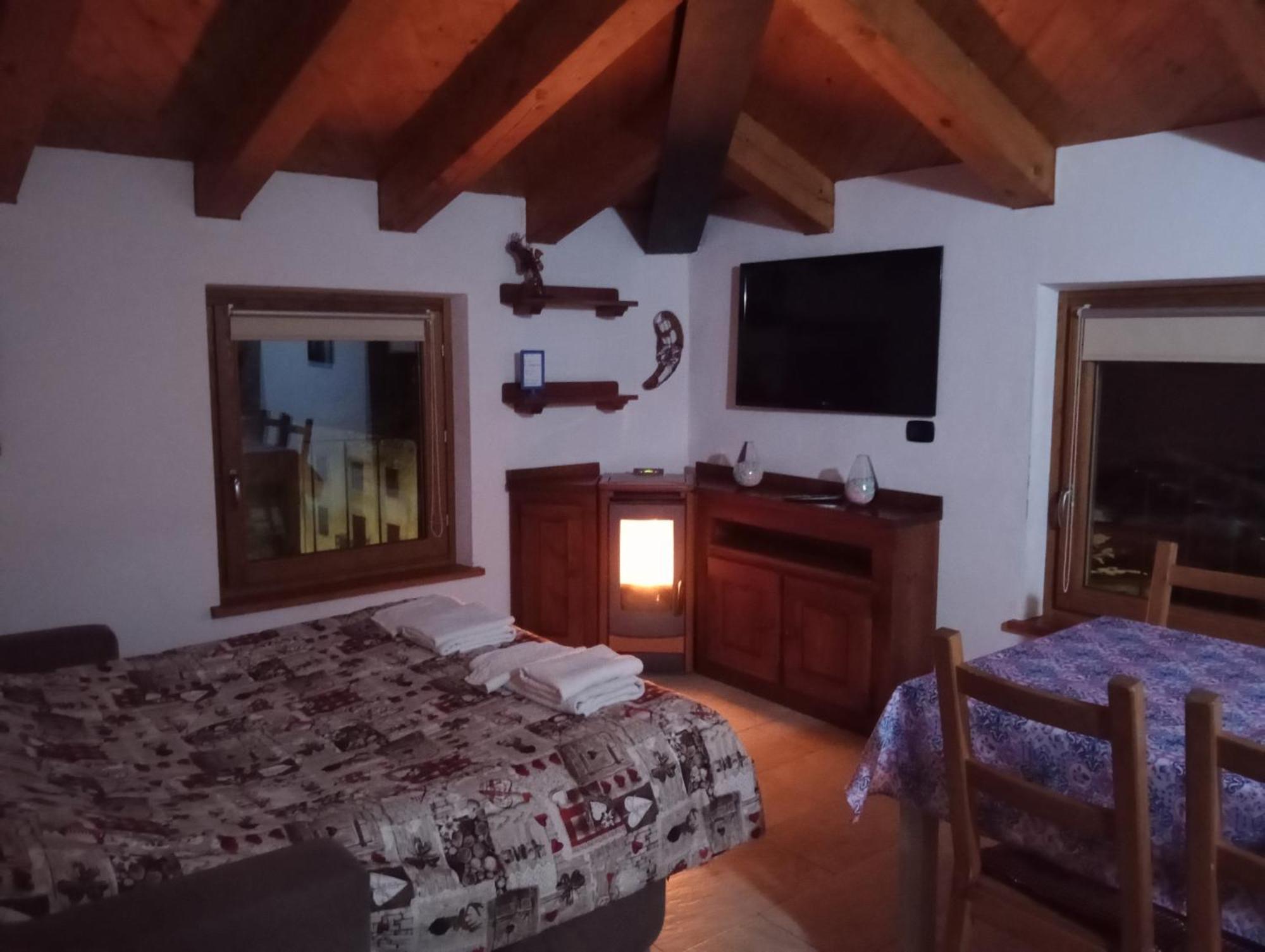 Mansarda Monte Bianco Apartman La Salle Kültér fotó