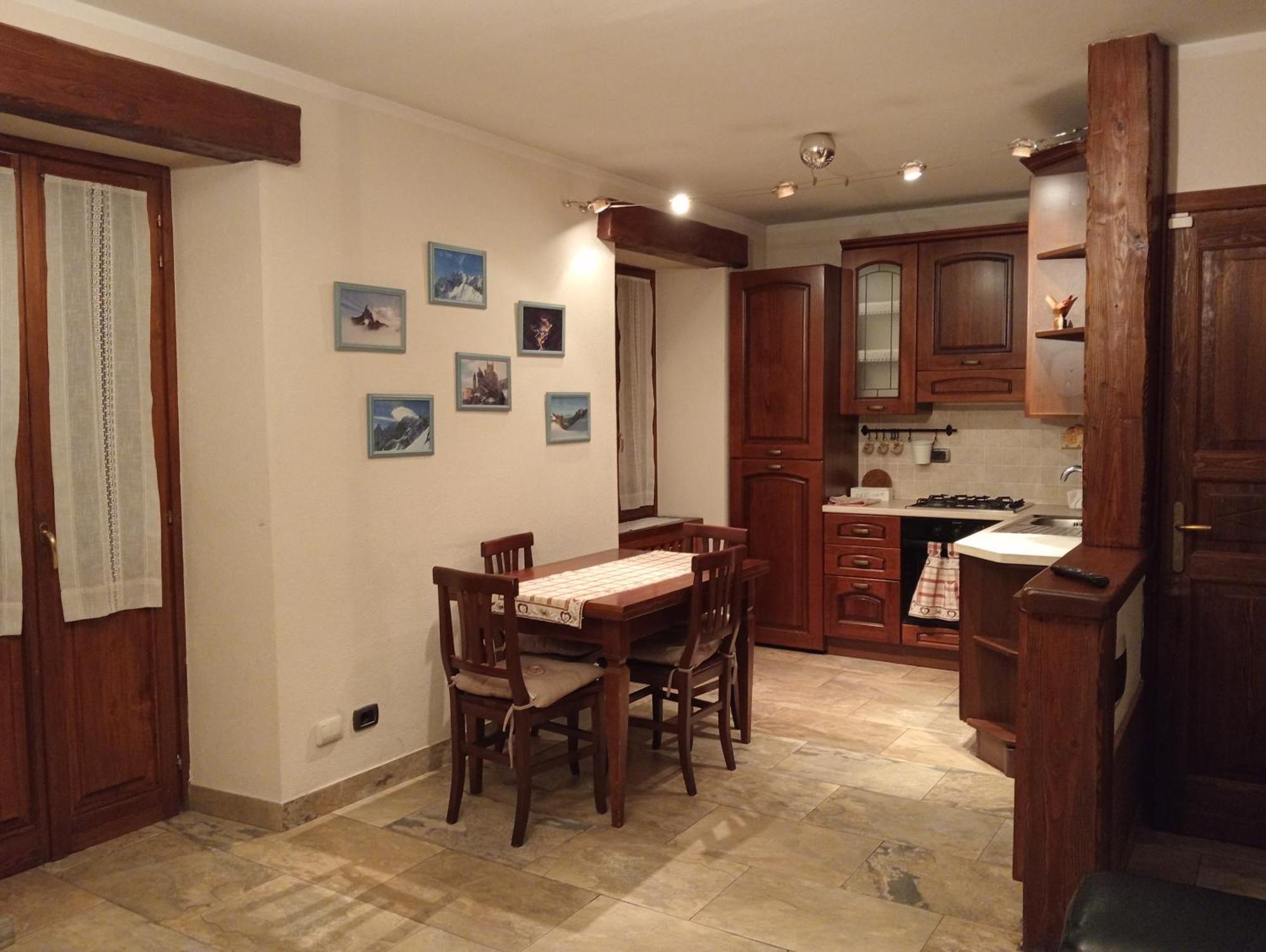 Mansarda Monte Bianco Apartman La Salle Kültér fotó